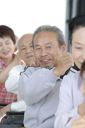 成人咬合矯正で素敵な笑顔と自信を取り戻す